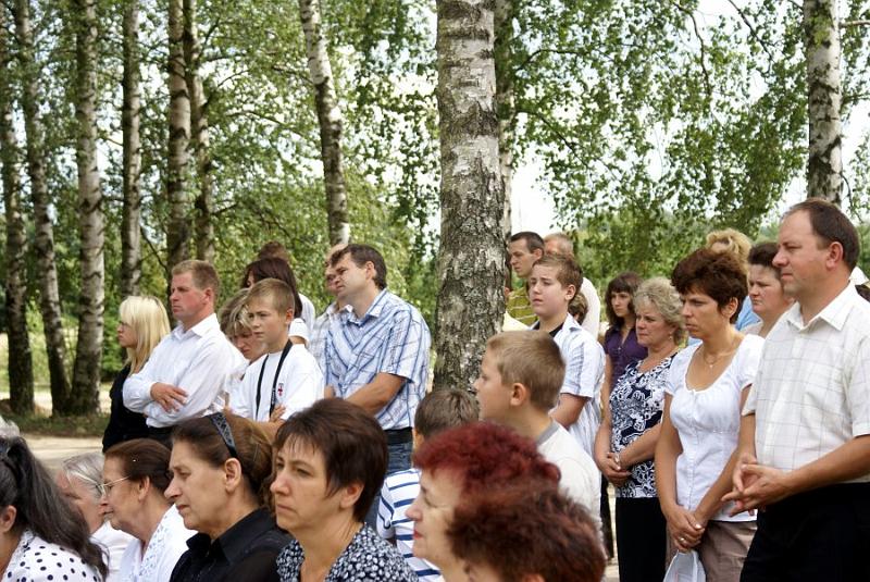 dsc09247.jpg - Uczestnicy uroczystości - 10 sierpnia 2008 r.