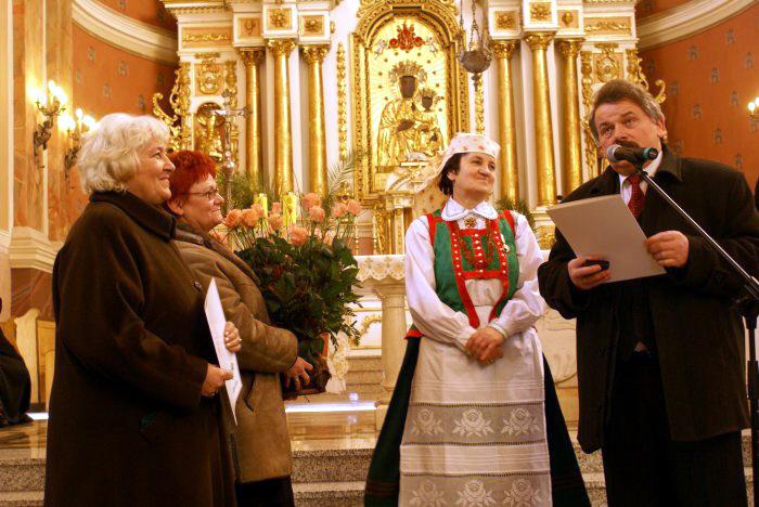 dsc04099.jpg - Jubileusz 50-lecia pracy artystycznej Apolonii Nowak