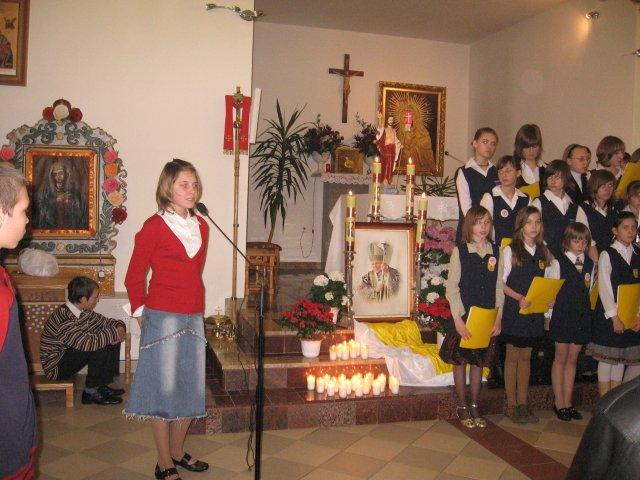 10.jpg - Rocznica śmierci Patrona szkoły w Dylewie - 2 kwietnia 2008 r.