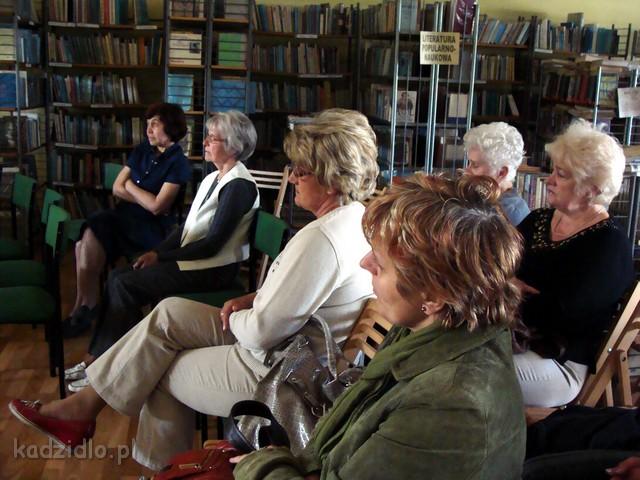 dsc01253.jpg - 14 maj - Spotkanie dla kobiet. Wykład na temat "Stres Kobiety"
