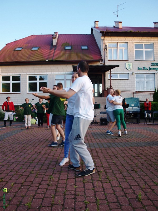 p7153383.jpg